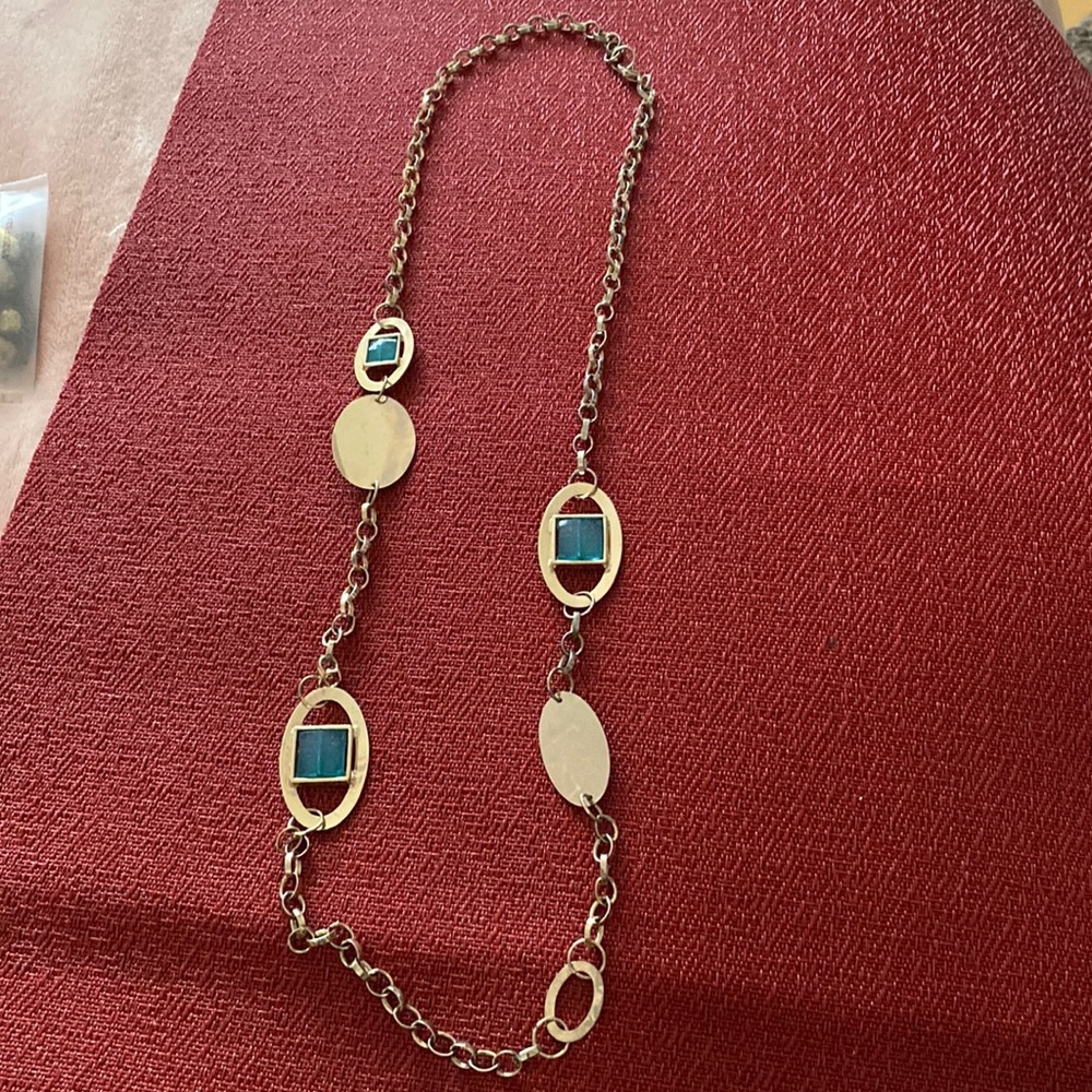 Necklace chain with Three green light gem